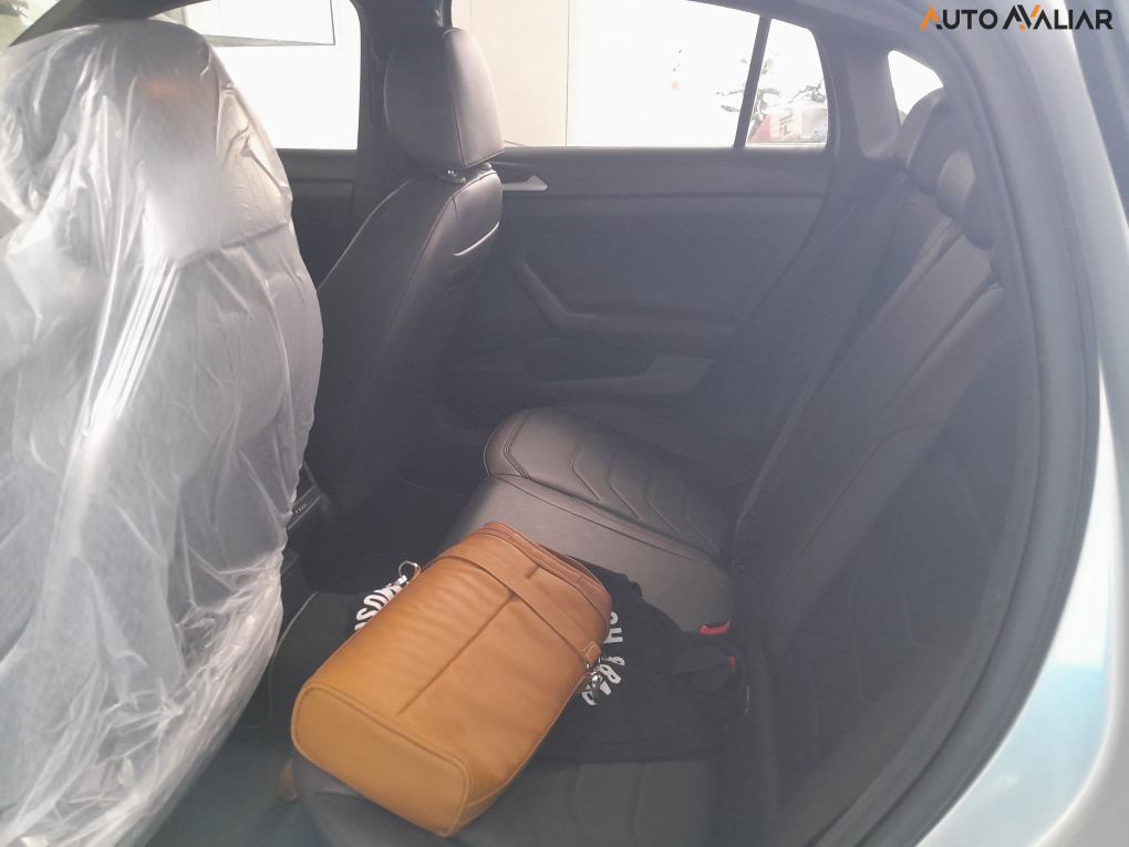 VOLKSWAGEN VIRTUS 1.0 200 TSI HIGHLINE AUTOM&Aacute;TICO