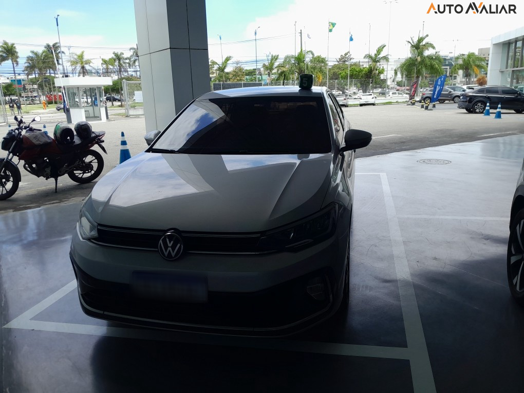 VOLKSWAGEN VIRTUS 1.0 200 TSI HIGHLINE AUTOM&Aacute;TICO