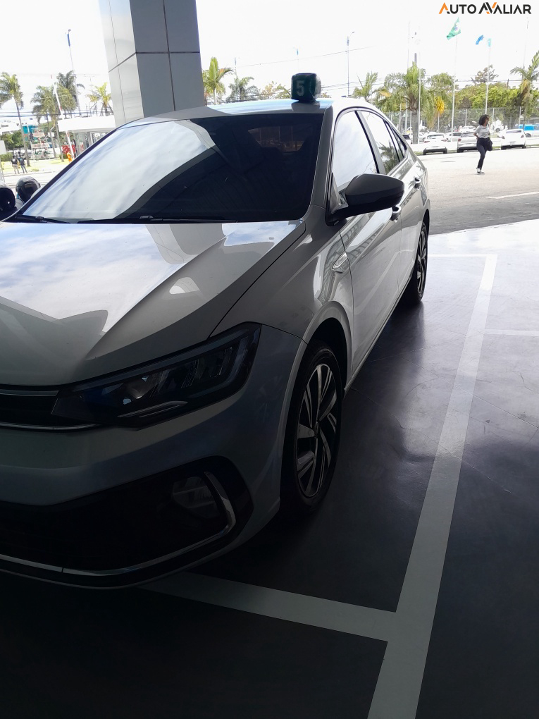 VOLKSWAGEN VIRTUS 1.0 200 TSI HIGHLINE AUTOM&Aacute;TICO