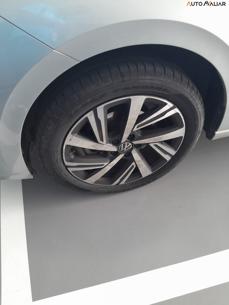 VOLKSWAGEN VIRTUS 1.0 200 TSI HIGHLINE AUTOM&Aacute;TICO