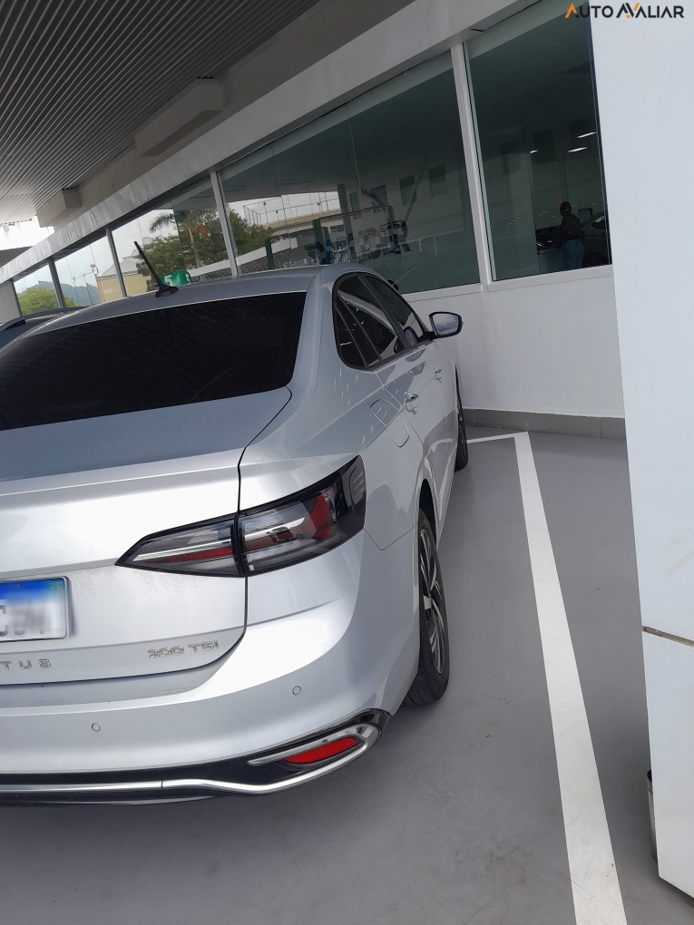 VOLKSWAGEN VIRTUS 1.0 200 TSI HIGHLINE AUTOM&Aacute;TICO