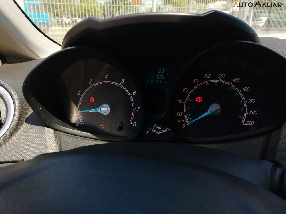 FORD FIESTA 1.6 SE HATCH 16V FLEX 4P MANUAL