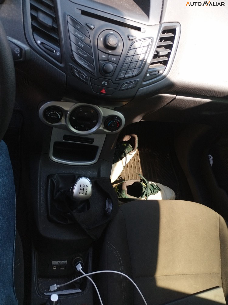 FORD FIESTA 1.6 SE HATCH 16V FLEX 4P MANUAL