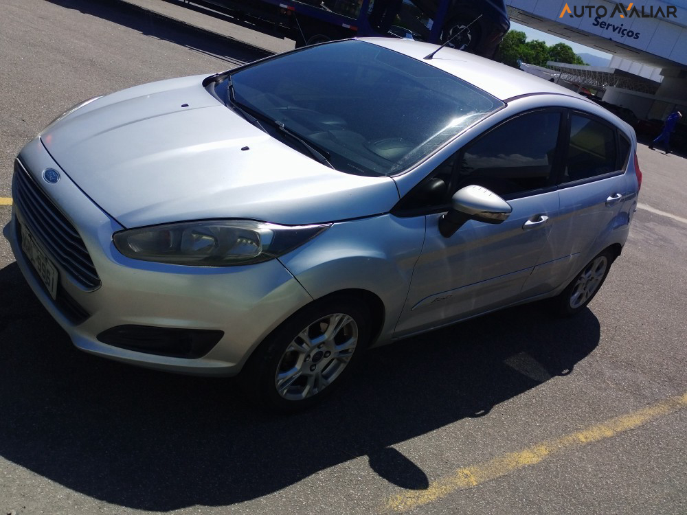 FORD FIESTA 1.6 SE HATCH 16V FLEX 4P MANUAL