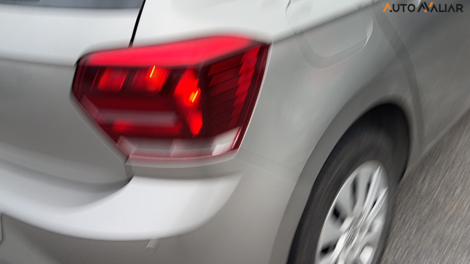 VOLKSWAGEN POLO 1.0 200 TSI FLEX 