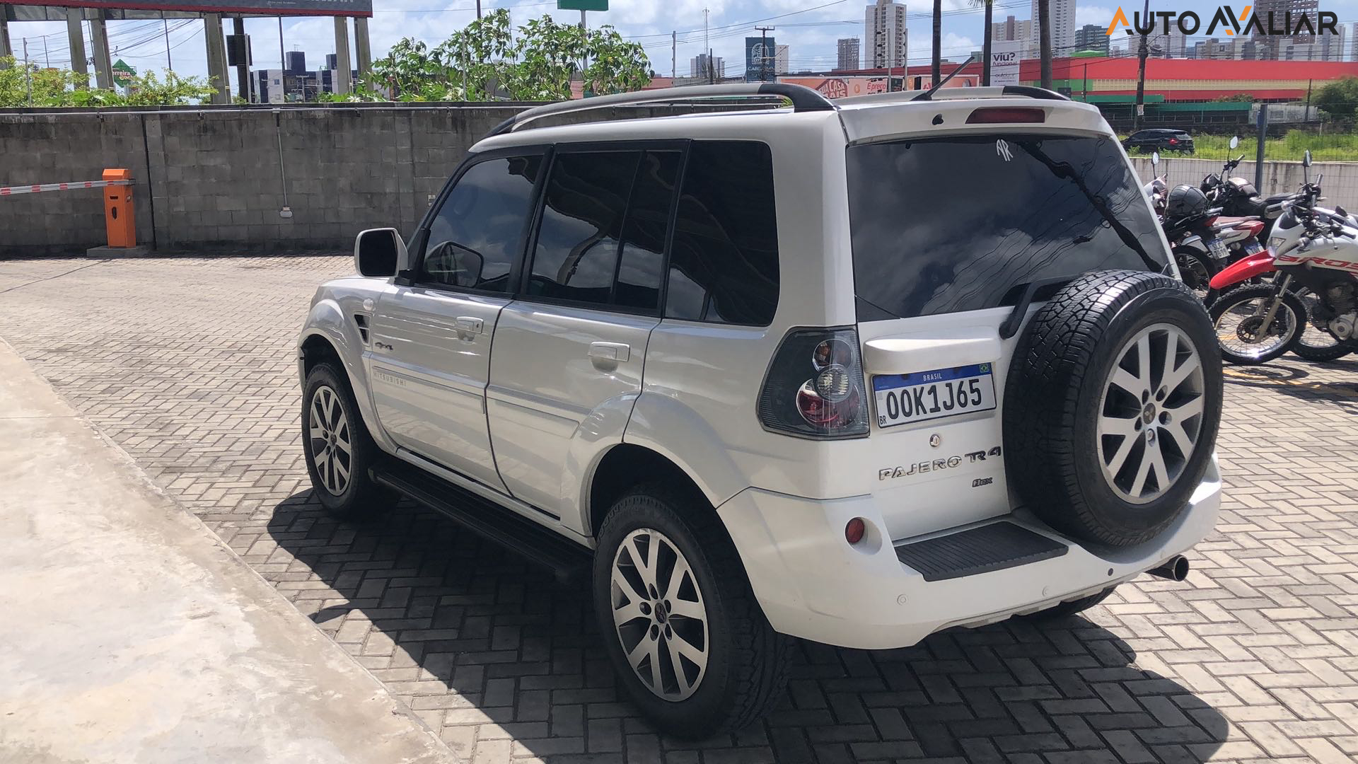 MITSUBISHI PAJERO TR4 2.0 4X4 16V 140CV FLEX 4P AUTOMATICO