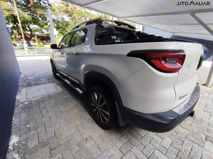 FIAT TORO 2.0 16V TURBO DIESEL VOLCANO 4WD AT9