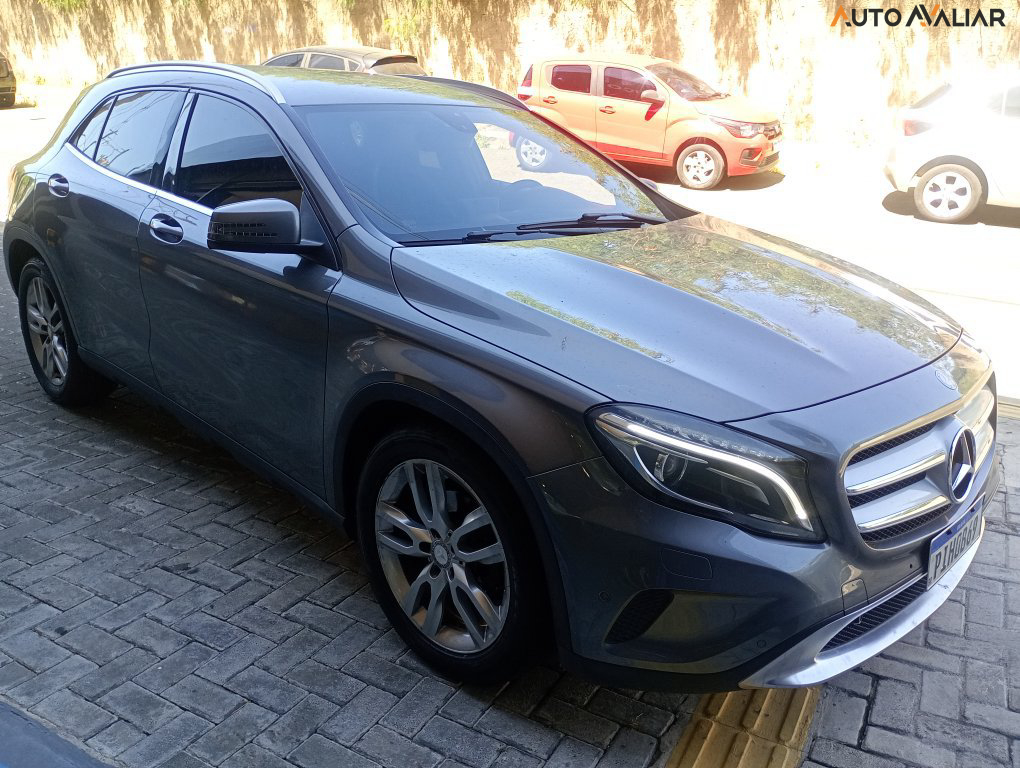 MERCEDES-BENZ GLA 200 1.6 CGI ADVANCE 16V TURBO FLEX 4P AUTOMATICO