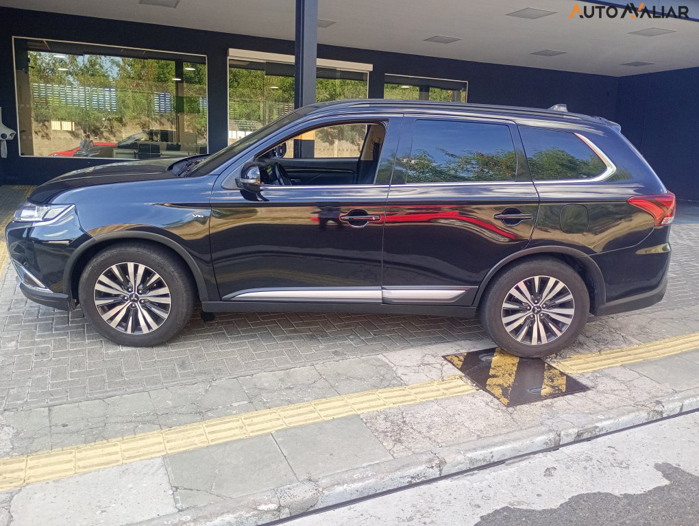 MITSUBISHI OUTLANDER 3.0 GT 4X4 V6 24V GASOLINA 4P AUTOMATICO