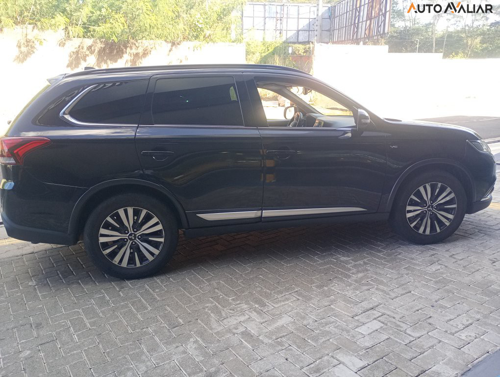 MITSUBISHI OUTLANDER 3.0 GT 4X4 V6 24V GASOLINA 4P AUTOMATICO