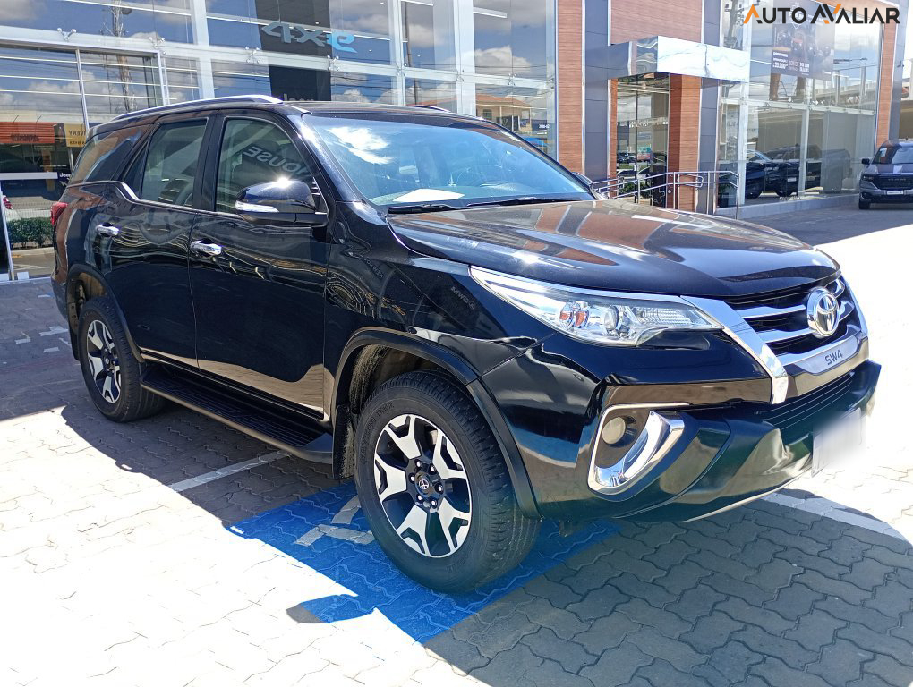 TOYOTA HILUX SW4 2.7 SRV 5 LUGARES 4X2 16V FLEX 4P AUTOMATICO