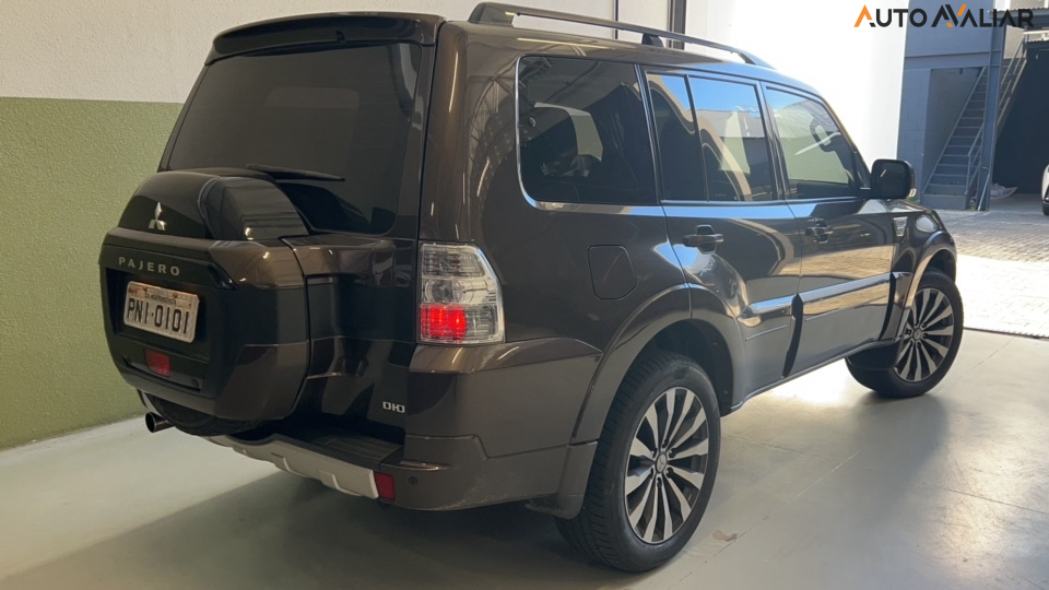 MITSUBISHI PAJERO FULL 3.2 HPE 4X4 16V TURBO INTERCOOLER DIESEL 4P AUTOMATICO