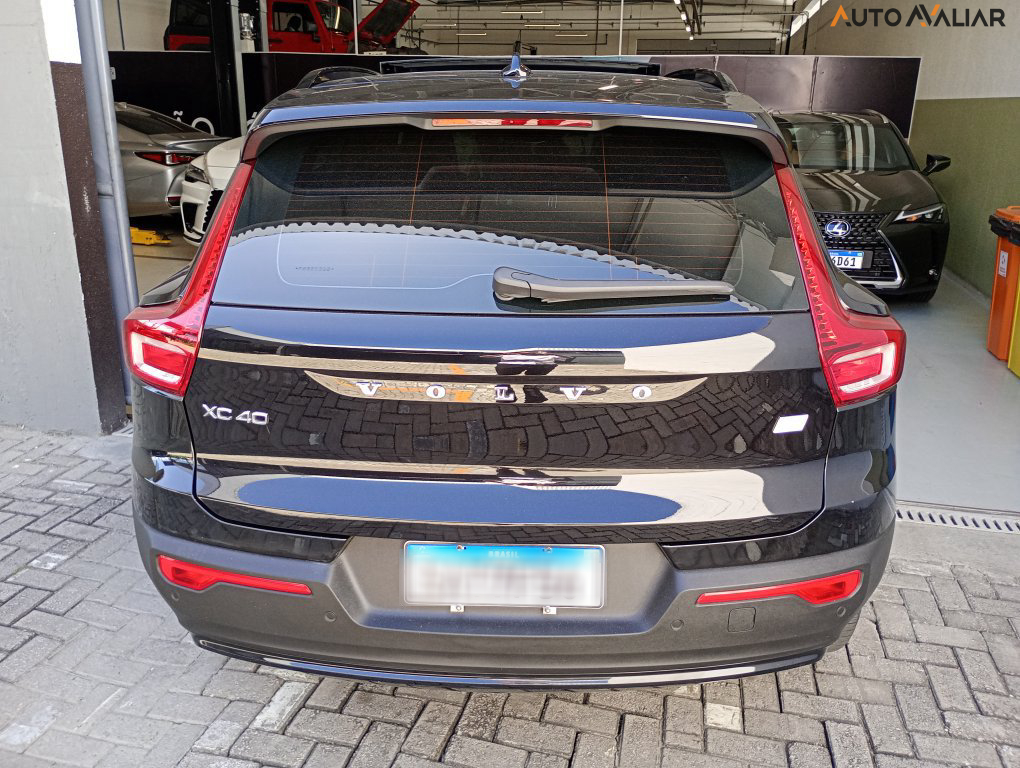 VOLVO XC40 P8 RECHARGE TWIN ELECTRIC ULTIMATE AWD