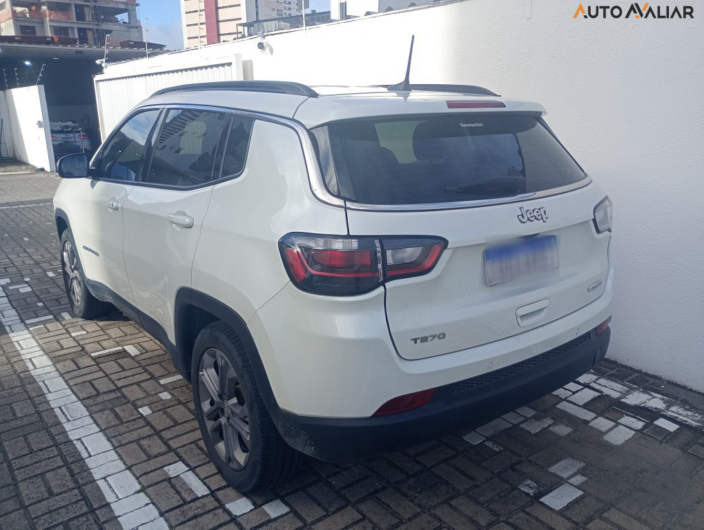 JEEP COMPASS 1.3 T270 TURBO FLEX LONGITUDE AT6