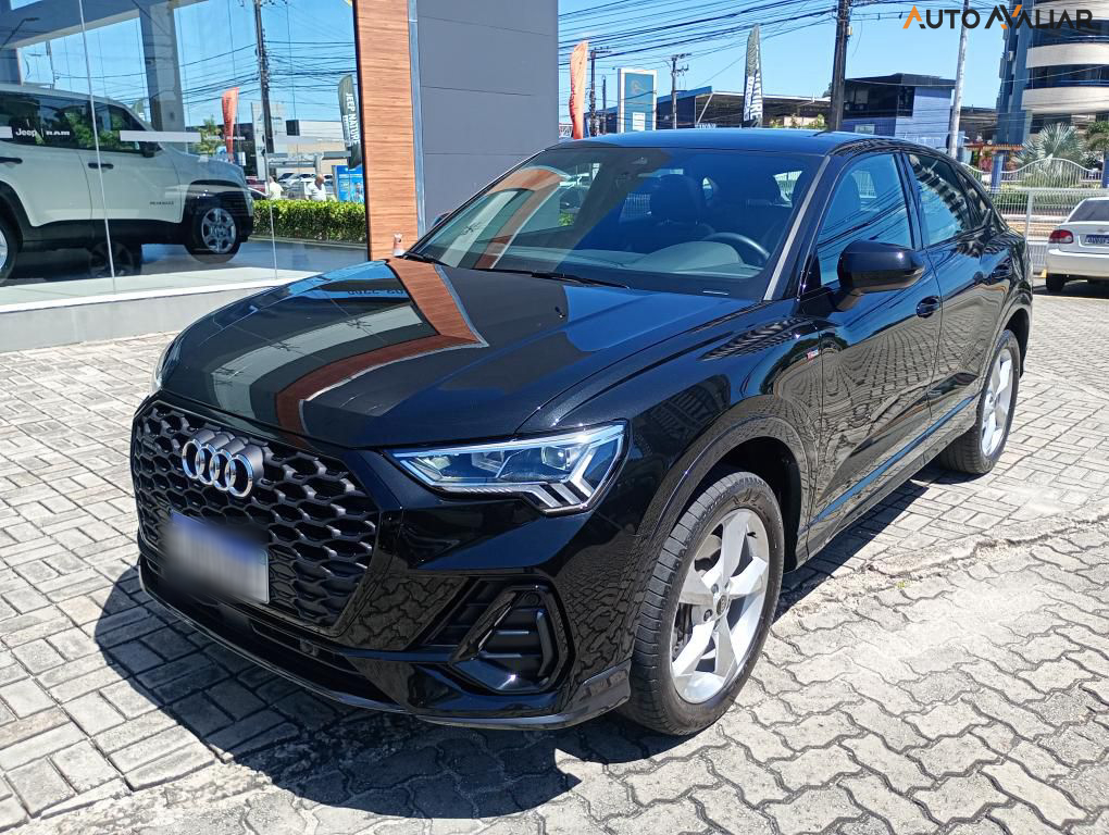 AUDI Q3 2.0 40 TFSI GASOLINA SPORTBACK PERFORMANCE BLACK QUATTRO TIPTRONIC