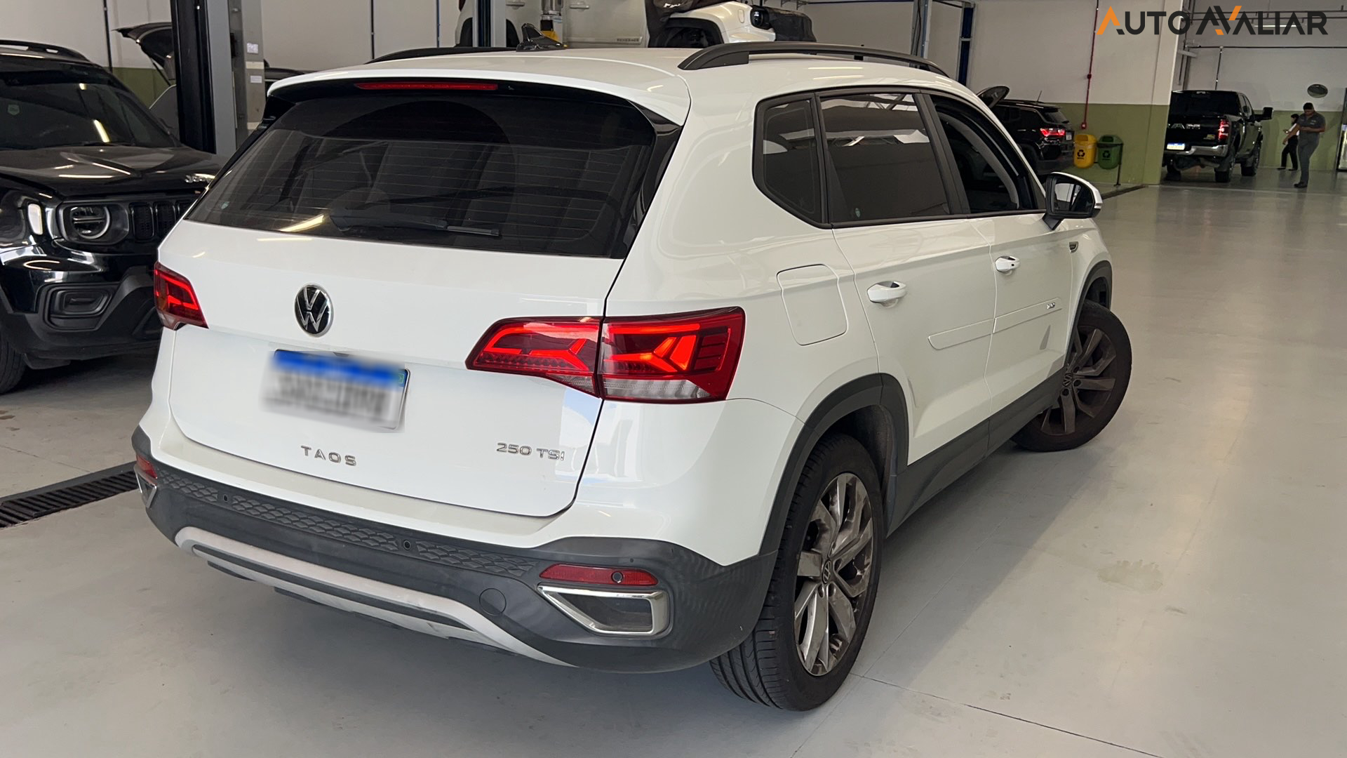 VOLKSWAGEN TAOS 1.4 250 TSI TOTAL FLEX COMFORTLINE AUTOMÁTICO
