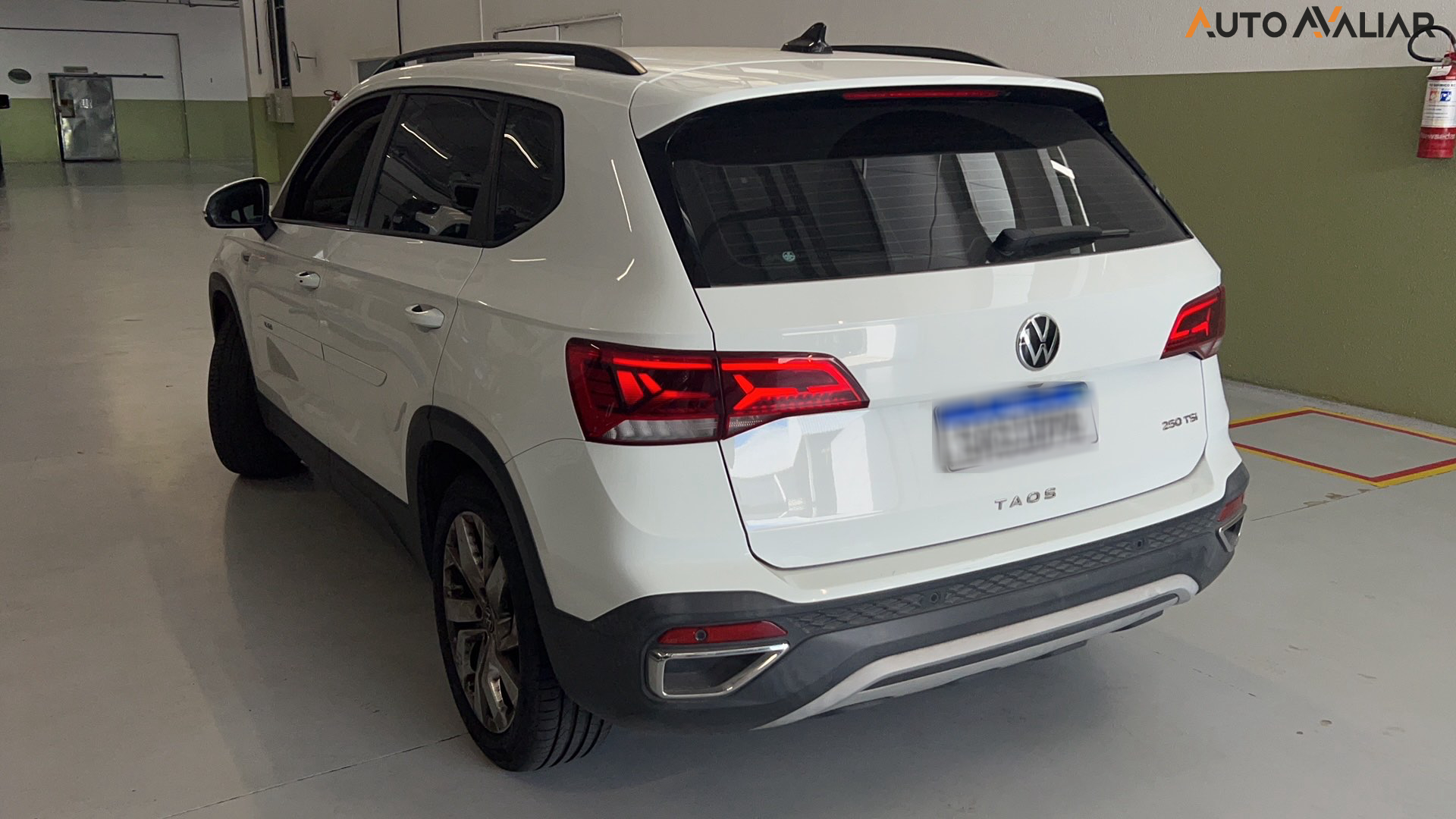 VOLKSWAGEN TAOS 1.4 250 TSI TOTAL FLEX COMFORTLINE AUTOMÁTICO