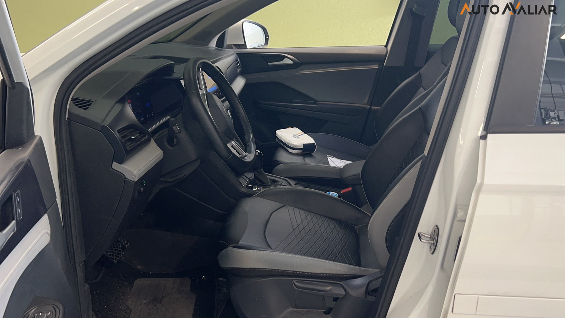 VOLKSWAGEN TAOS 1.4 250 TSI TOTAL FLEX COMFORTLINE AUTOMÁTICO