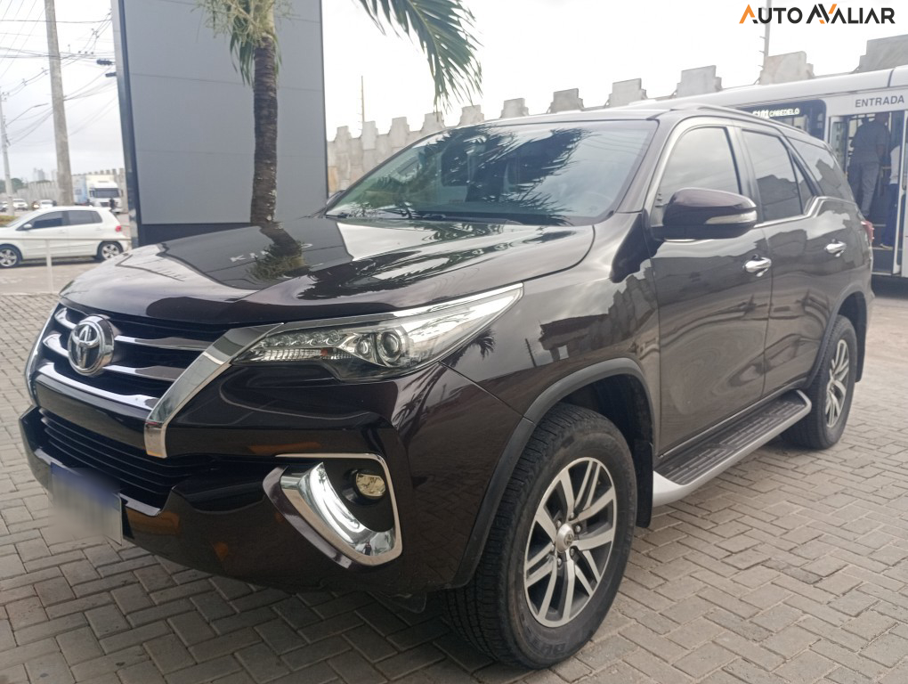 TOYOTA HILUX SW4 2.8 SRX 4X4 16V TURBO INTERCOOLER DIESEL 4P AUTOMATICO