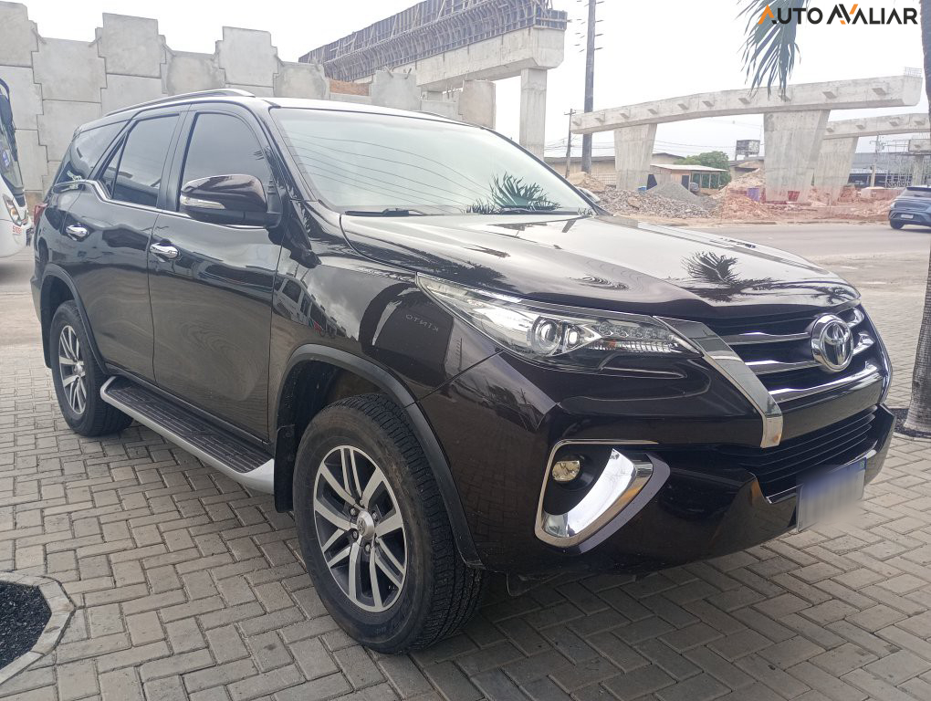 TOYOTA HILUX SW4 2.8 SRX 4X4 16V TURBO INTERCOOLER DIESEL 4P AUTOMATICO