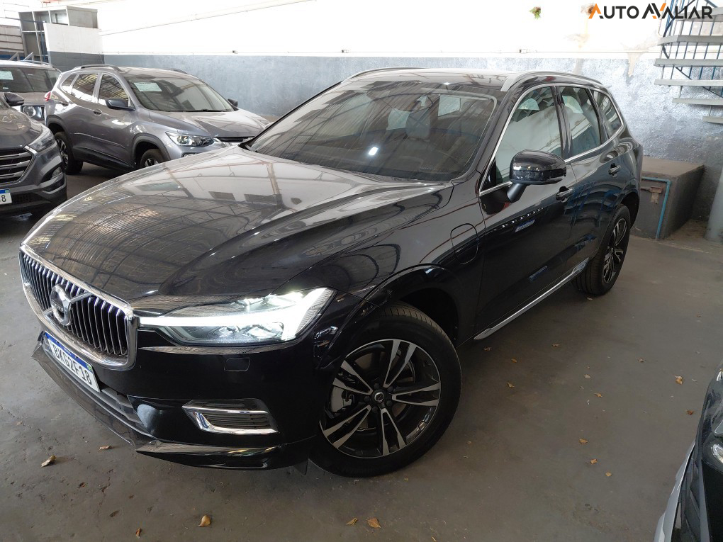 VOLVO XC60 2.0 T8 HYBRID MOMENTUM AWD GEARTRONIC