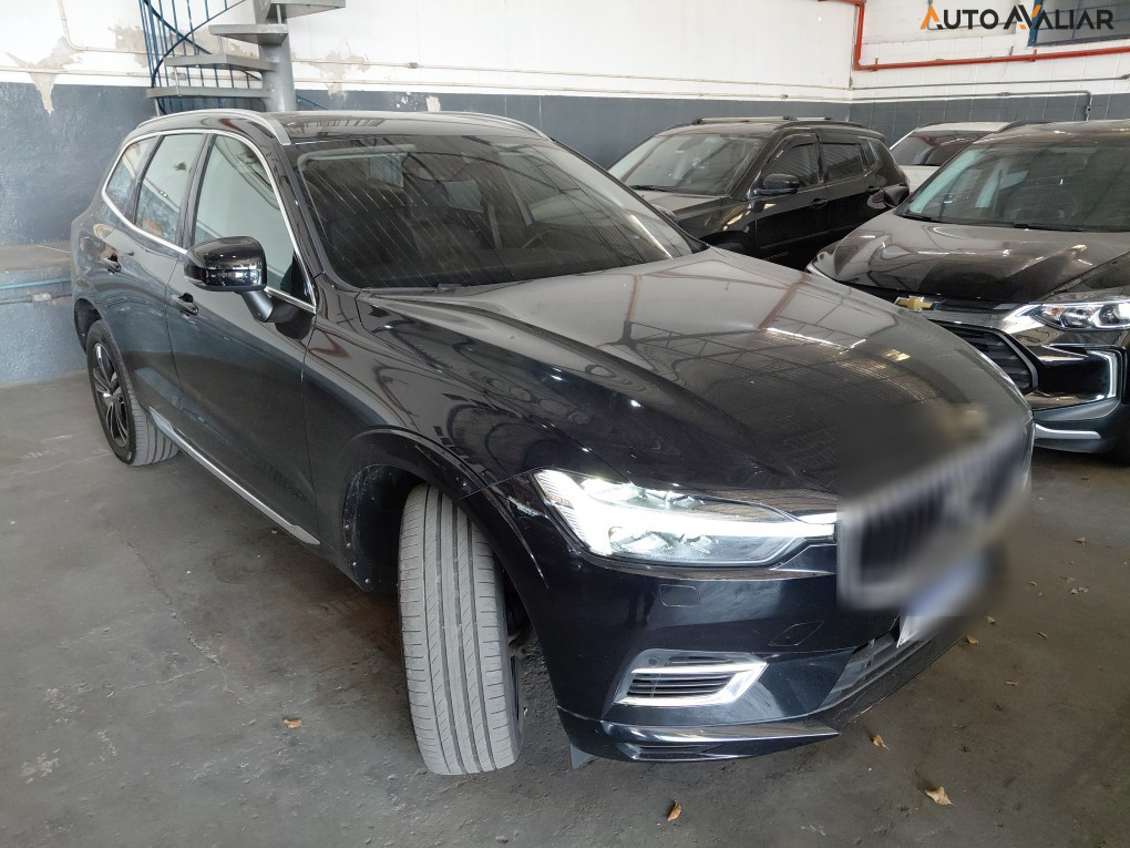 VOLVO XC60 2.0 T8 HYBRID MOMENTUM AWD GEARTRONIC