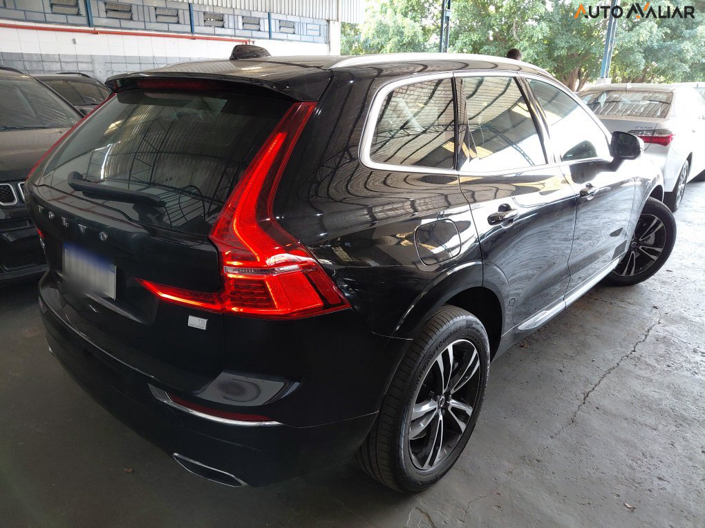VOLVO XC60 2.0 T8 HYBRID MOMENTUM AWD GEARTRONIC