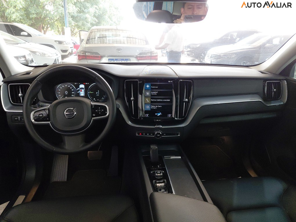 VOLVO XC60 2.0 T8 HYBRID MOMENTUM AWD GEARTRONIC
