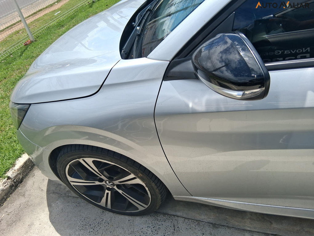 PEUGEOT 208 1.6 GRIFFE 16V FLEX 4P AUTOMÁTICO