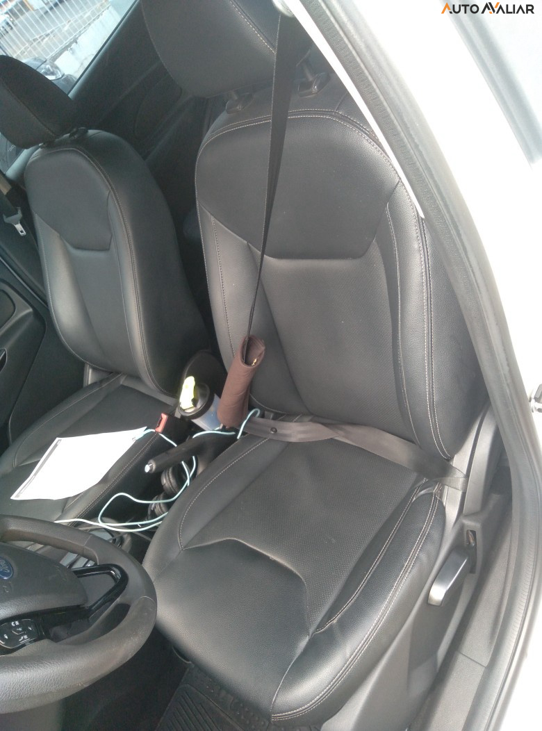 FORD KA 1.5 TI-VCT FLEX TITANIUM SEDAN AUTOMATICO