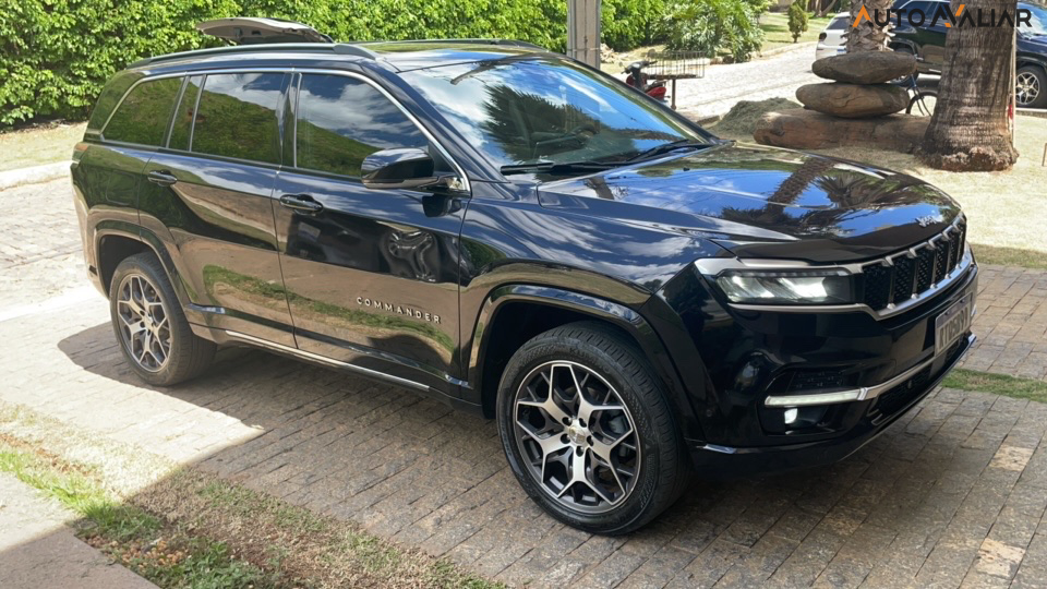 JEEP COMMANDER 2.0 TD380 TURBO DIESEL OVERLAND AT9