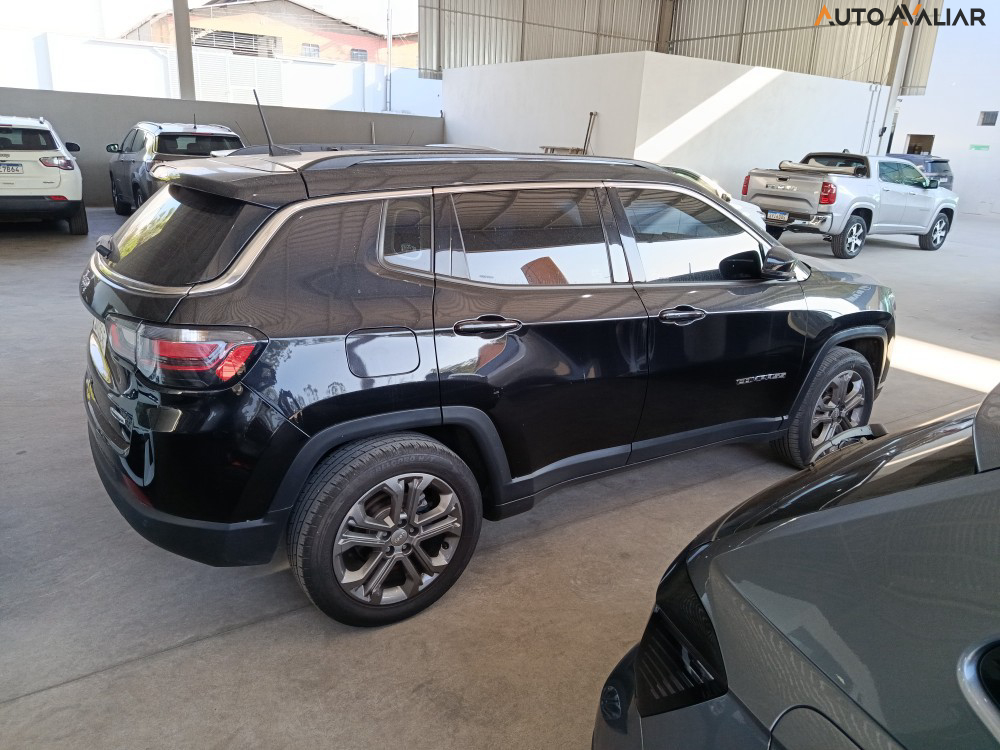 JEEP COMPASS 1.3 T270 TURBO FLEX LONGITUDE AT6