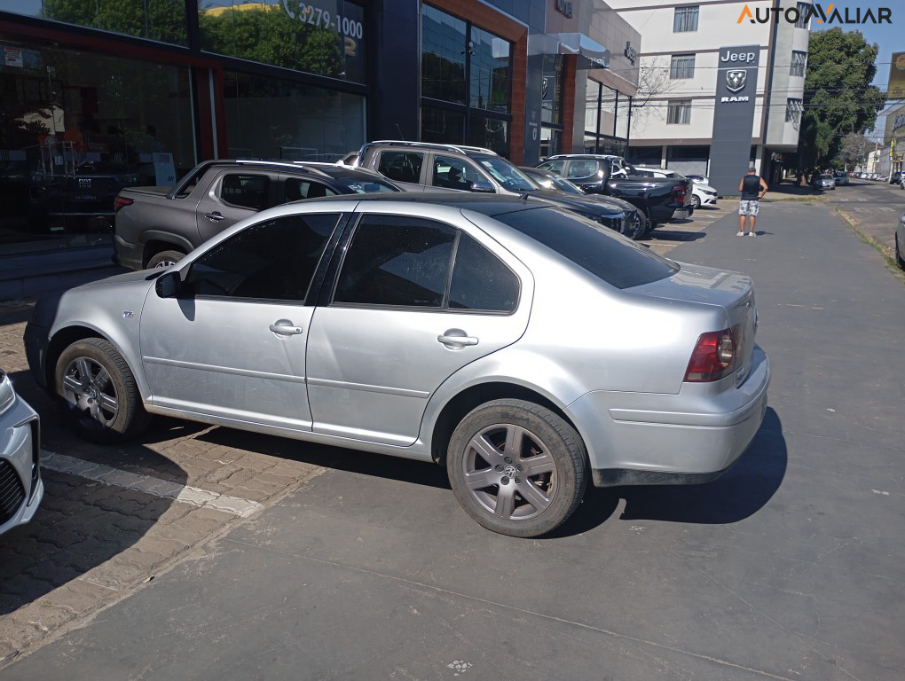 VOLKSWAGEN BORA 2.0 MI 8V FLEX 4P AUTOMATICO