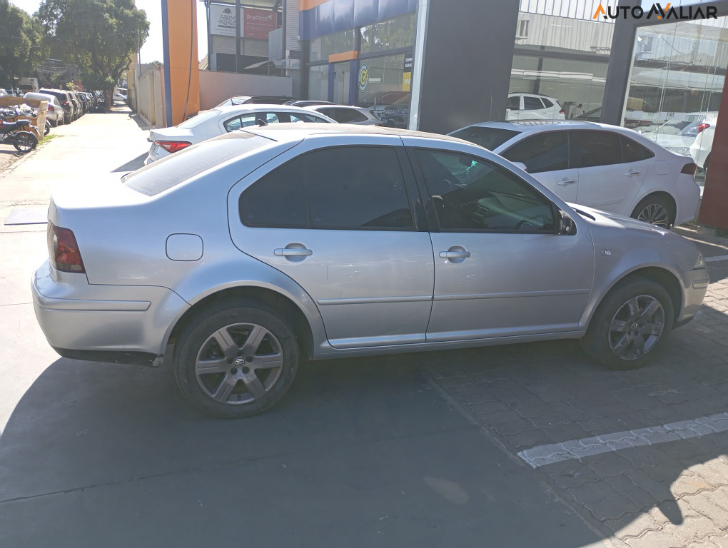 VOLKSWAGEN BORA 2.0 MI 8V FLEX 4P AUTOMATICO
