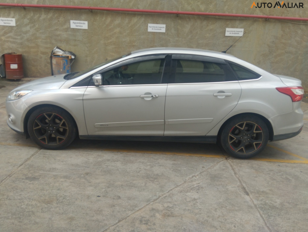 FORD FOCUS 2.0 TITANIUM SEDAN 16V FLEX 4P POWERSHIFT