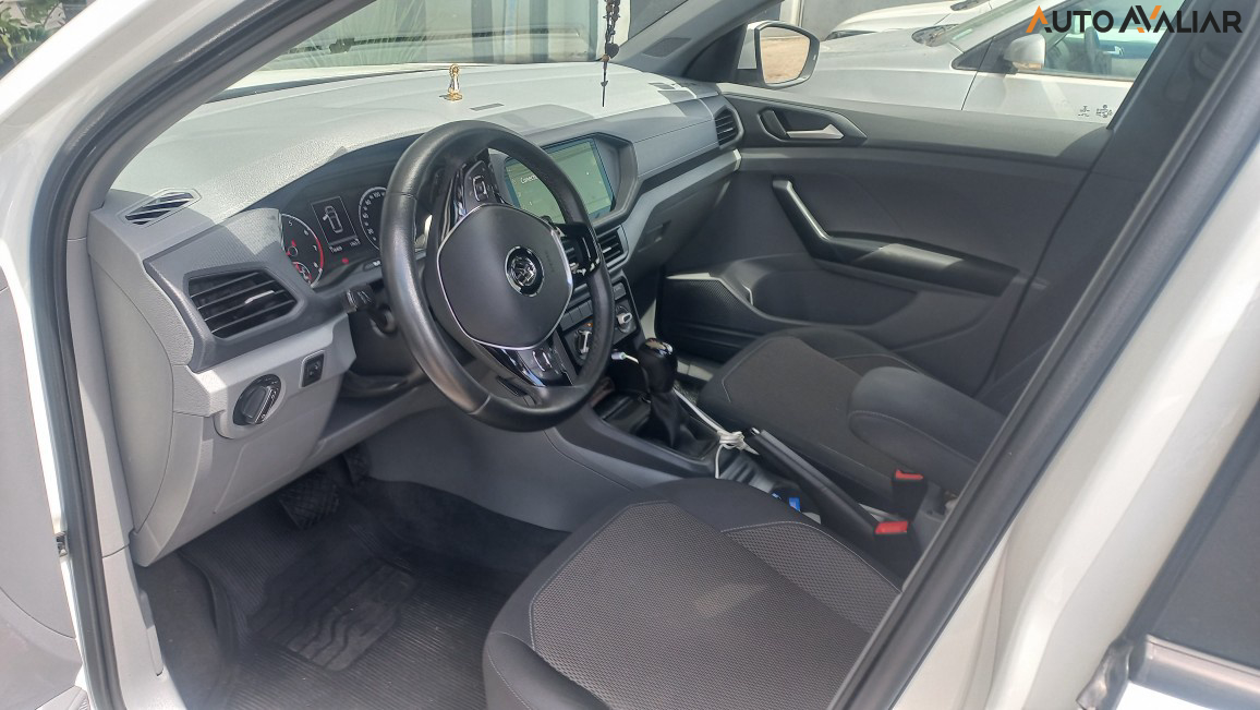 VOLKSWAGEN T-CROSS 1.0 200 TSI TOTAL FLEX AUTOMÁTICO