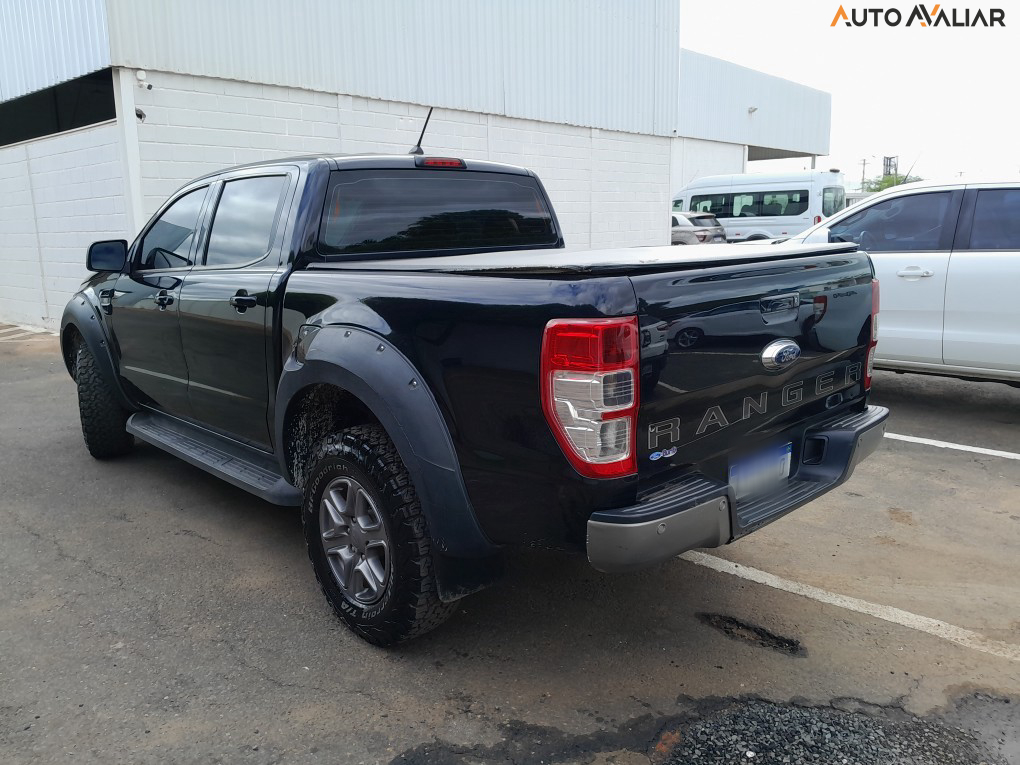 FORD RANGER 2.2 XLS 4X2 CD 16V DIESEL 4P AUTOMATICO