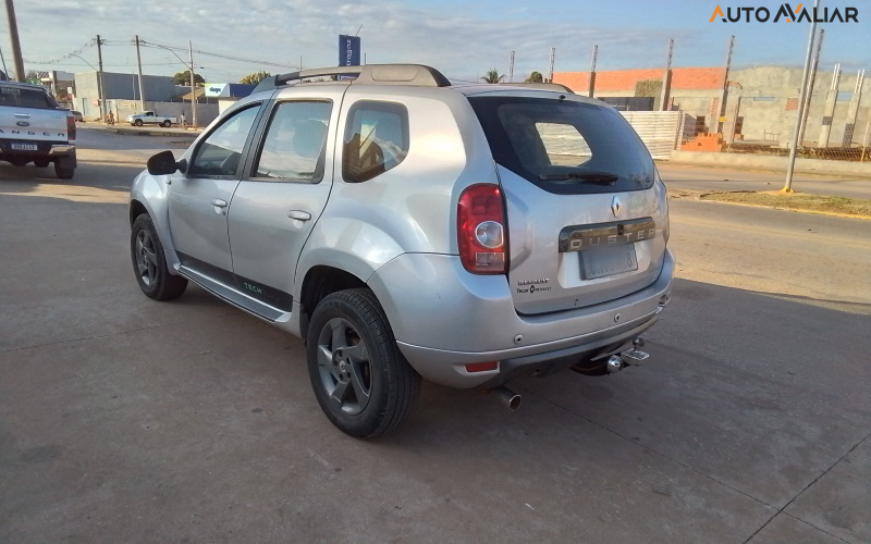 RENAULT DUSTER 2.0 DYNAMIQUE 4X2 16V FLEX 4P AUTOMATICO