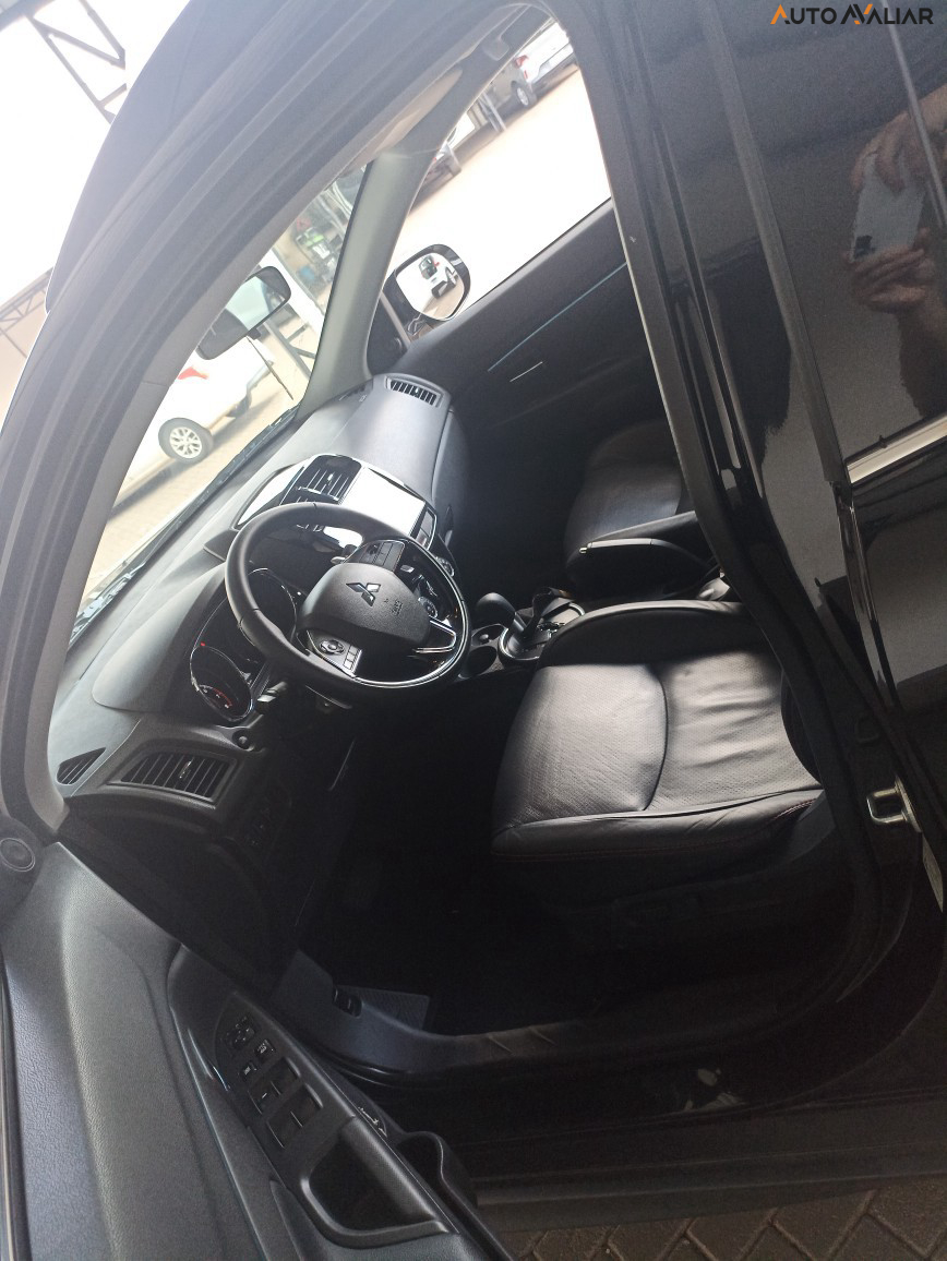 MITSUBISHI OUTLANDER SPORT 2.0 MIVEC FLEX HPE BLACK EDITION AUTOMÁTICO