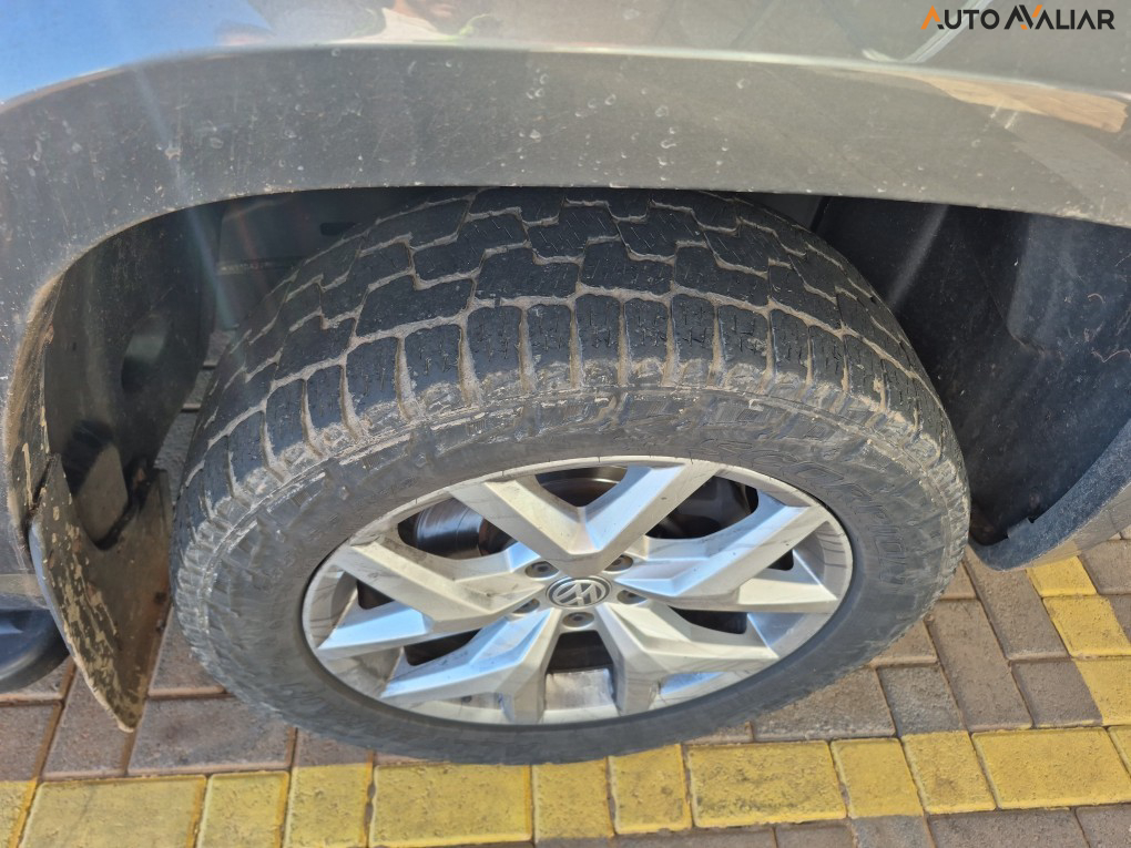 VOLKSWAGEN AMAROK 3.0 V6 TDI HIGHLINE CD DIESEL 4MOTION AUTOMATICO