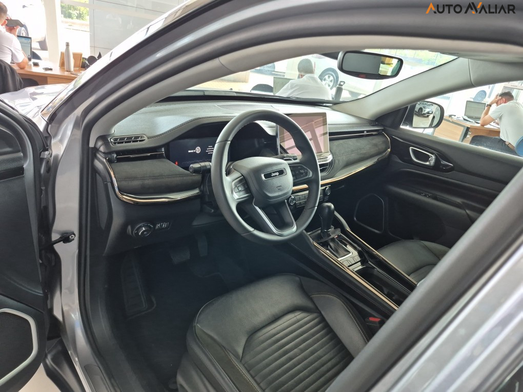 JEEP COMMANDER 1.3 T270 TURBO FLEX LIMITED AT6