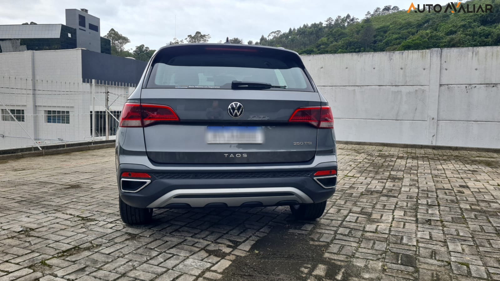 VOLKSWAGEN TAOS 1.4 250 TSI TOTAL FLEX COMFORTLINE AUTOMÁTICO