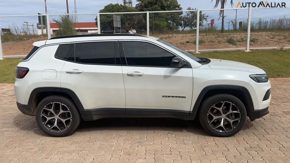 JEEP COMPASS 1.3 T270 TURBO FLEX LONGITUDE AT6