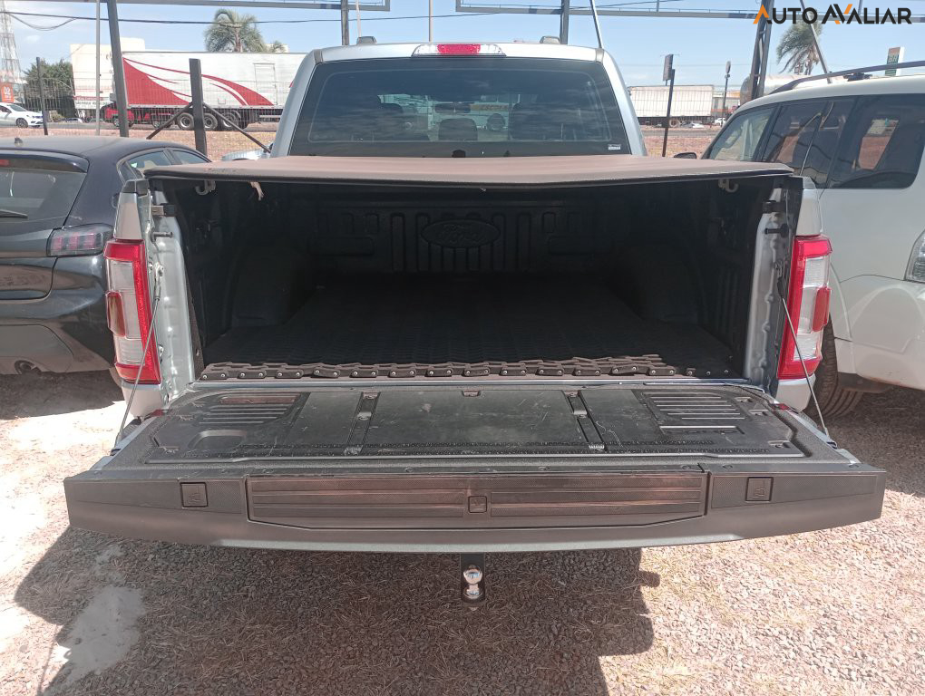 FORD F-150 5.0 V8 GASOLINA CD PLATINUM FX4 AUTOMATICO
