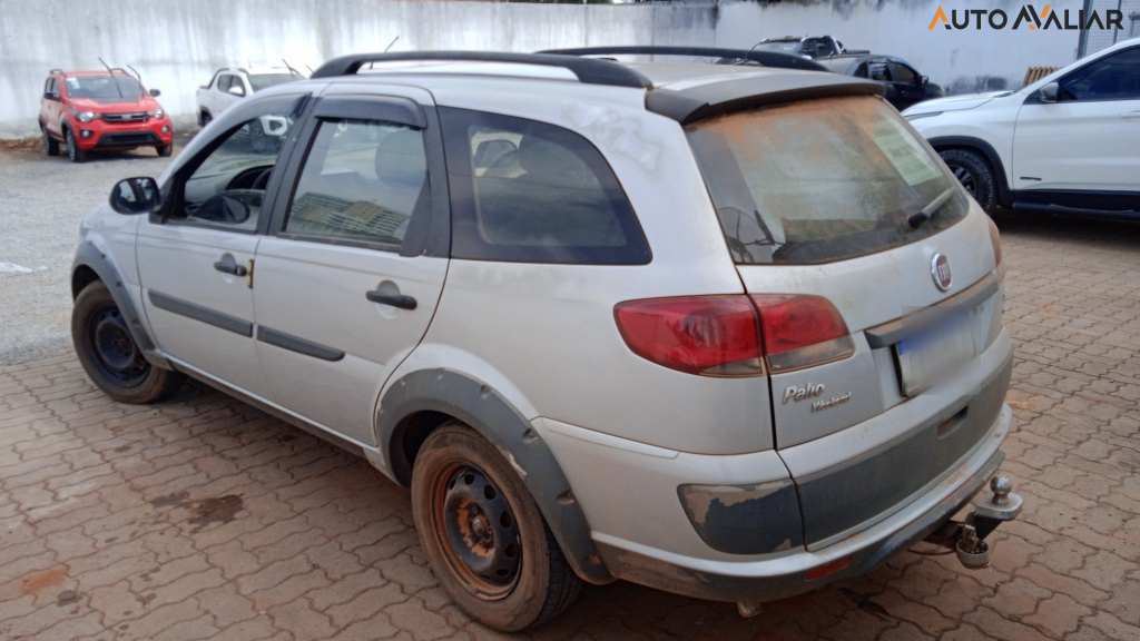 FIAT PALIO 1.6 TREKKING WEEKEND 16V FLEX 4P MANUAL