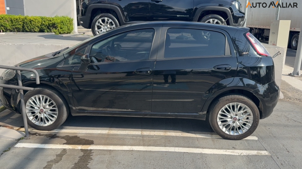 FIAT PUNTO 1.6 ESSENCE 16V FLEX 4P AUTOMATIZADO