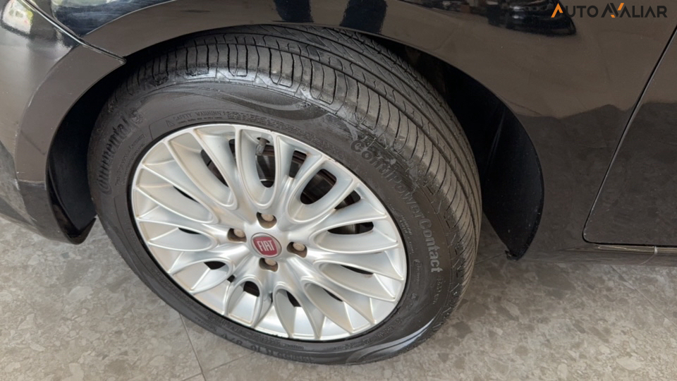 FIAT PUNTO 1.6 ESSENCE 16V FLEX 4P AUTOMATIZADO