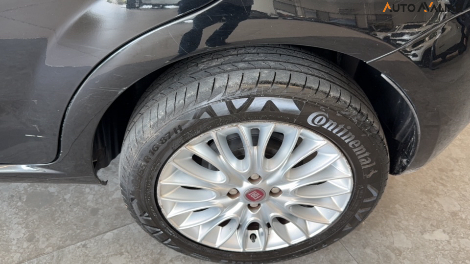 FIAT PUNTO 1.6 ESSENCE 16V FLEX 4P AUTOMATIZADO