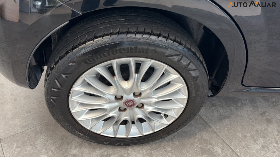 FIAT PUNTO 1.6 ESSENCE 16V FLEX 4P AUTOMATIZADO