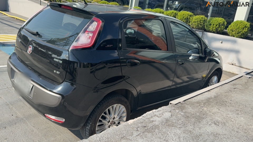 FIAT PUNTO 1.6 ESSENCE 16V FLEX 4P AUTOMATIZADO
